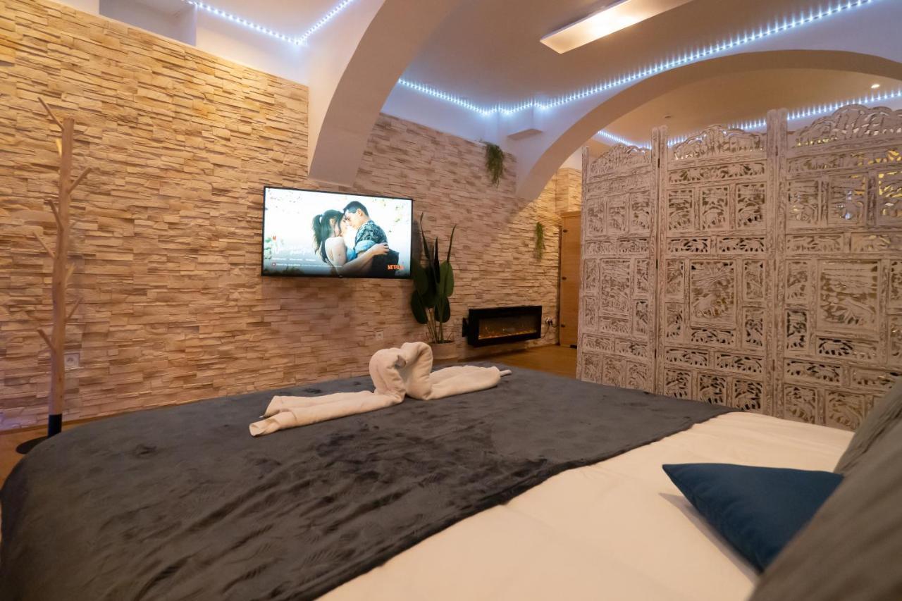 Le Spa De La Cathedrale - Jacuzzi - Sauna - Champagne - Netflix - Wifi 트루아 외부 사진