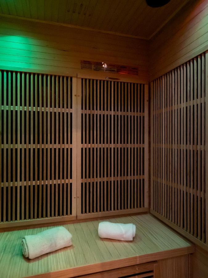Le Spa De La Cathedrale - Jacuzzi - Sauna - Champagne - Netflix - Wifi 트루아 외부 사진